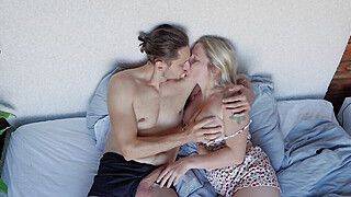 Bonnie enjoys her man's orgasm - ah-me.com