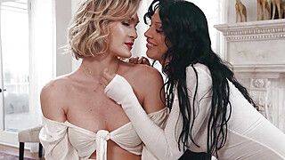 Shemale Tori Easton makes her gf squirt - ah-me.com