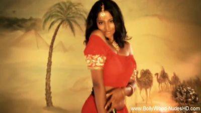 She Is Her Own Sexy World! - desi-porntube.com - India