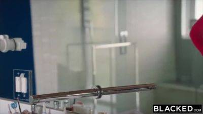 Shes Never Had Bbc And Wanted To Treat Herself - hotmovs.com