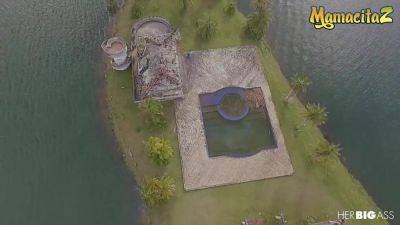 Mansion Backyard Fucking And Sucking - hotmovs.com