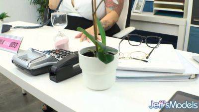 Thick and Curvy MILF Monique Lustly Masturbates in Her Office - sexu.com