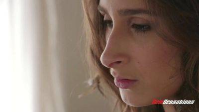 Ashley Adams hot housewife - sexu.com