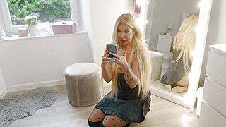 Napalona Szefowa uwodzi pracownika i daje wyruchać się w dupę Część 2 - ah-me.com