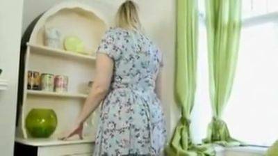 British Bbw Bends Over And Flashes Her Fat Ass - hotmovs.com - Britain