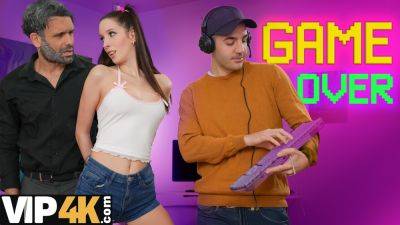 VIP4K. Your Daddy does it better, Loser! - txxx.com - Czech Republic