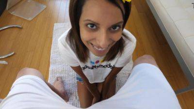 MANDY MYNX First Timer 19 YO Huge Cock NO HANDS! Blowjob and Huge Load Cum Swallow - WoW! A - sexu.com