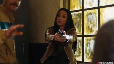 Oliver Flynn - Horny blondie Rharri Rhound likes giving Oliver Flynn a Sloppy Blowjob - digital playground - sexu.com