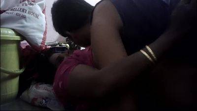 Hot Indian Village House Wife Fuked And Kissing - desi-porntube.com - India