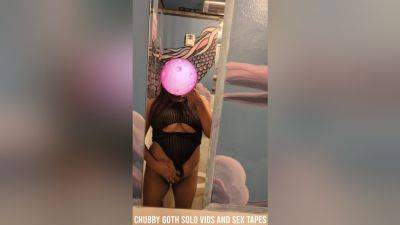 Chubby Goth Girl Strips And Fingers Herself In Bar Bathroom - desi-porntube.com - India