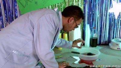 Keiran Lee - Kayla Paige - Cum In My Office Bad Boy With Kayla Paige, Keiran Lee - Brazzers - hotmovs.com