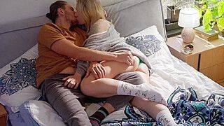 A real couple's relaxed and sensual sex - ah-me.com