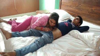 Big Pussy In Delhii Wali Housewifee Se Husbaand Ne Maaje Kiiye Aur Gaandi Gandi Baate Karke Big Cock Se Pussy Ko Choda - desi-porntube.com - India