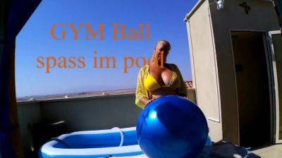 Gym Ball - Fun In The Pool - hclips.com