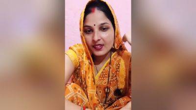 Stepsister-in-law Put Color While Bathing, Enter The Bathroom - desi-porntube.com - India