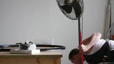 Kim Cums at Work - Starring: Kim Cums - PornFidelity - hotmovs.com