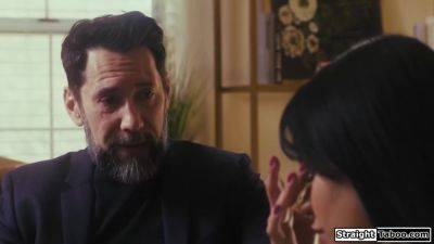 Latina lets perv butler anal fuck her once to get rid of him - hotmovs.com