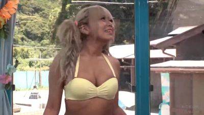 250407ビーチで水着女子とズコバコi2 - upornia.com