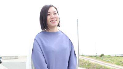 0007582_長身 人妻 キスなどが含まれている - upornia.com