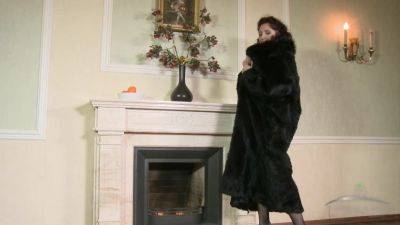 Mature hairy Karolina shows herself off. - hotmovs.com