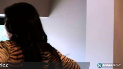 Kim Velez: Tiger in a Tight Dress - sexu.com