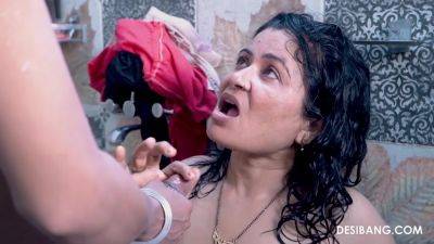 Sex With Desi Wife In Shower - Sex Wife And Desi Bang - desi-porntube.com - India