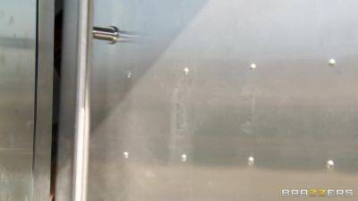 Brandi Love - Keiran Lee - Door To Door Whores With Julia Ann, Brandi Love, Keiran Lee - Brazzers - hotmovs.com