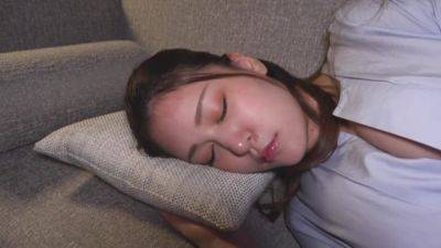 326hgp-018 爆睡する美女の胸元には溢れんばかりの豊満おっぱい - senzuri.tube