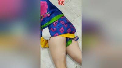 Devar Bhabhi - Desi Bhabhi Ko - Devar Bhabhi - Desi Bhabhi Ko Devar Ne Sari Udha Diya - desi-porntube.com - India
