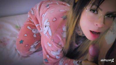 Stepsister Asked To Sneak Into The Room Without Them Knowing - hclips.com - Brazil