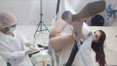 Young Latina Gynecologist Uses Numbing Gel to Examine 19-Year-Old Patient - porntry.com