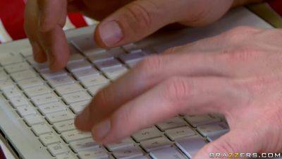 Cup Of Ho With Johnny Sins, Samantha Saint - Brazzers - hotmovs.com