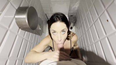 Leo Santos And Luiza Marcato In Getting A Blowjob In A Restaurant Bathroom 10 Min - hotmovs.com