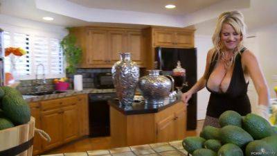 Kelly Madison - Milf & Cookies - Starring: Charlee Chase, Kelly Madison - hotmovs.com