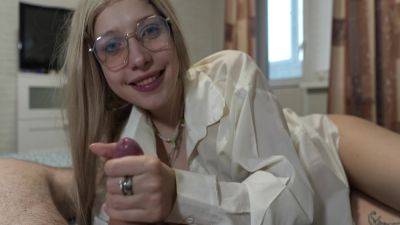 Distracted My Cute Stepsister With Bounce Tits And Booty From Cleaning,cum On Tummy - hclips.com