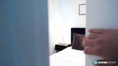 Janet rewards her peeping perv - hotmovs.com