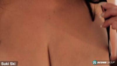 Suki Ski Finds Her Happy Seat - hotmovs.com