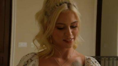 Sexy and Cute Kiara Cole is so horny she just gots to have her pussy pounded - hotmovs.com - Usa