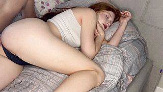 Stepsister shares a bed with me. I finally decided to stick my dick in her! - ah-me.com