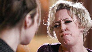 Dee Williams - Fan girl licks favorite actor in cosplay - ah-me.com