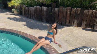 Avery Has Slobbery Skills - BJRAW - hotmovs.com