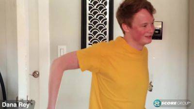 Dana Rey lets her son's friend fuck her ass - hotmovs.com