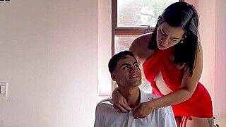 Sexy Latina Milf Se folla a un jovencito: "Nunca me habian follado durante un juego" - ah-me.com