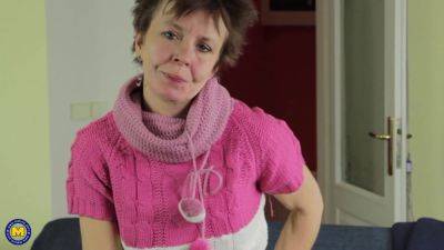 Skinny Mature Housewife Masturbating - MatureNL - hotmovs.com