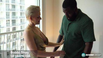 58-year-old Bobbi Shay sucks and fucks Ace Bigs - hotmovs.com