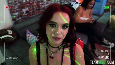 The Right Party - videomanysex.com