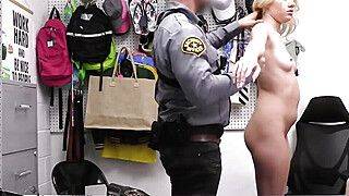 Mall cop throat fucking braless spinner in the office - ah-me.com