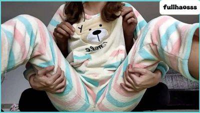 Stepdad Fingers Teen Stepdaughter's Tight Pussy in Risky Homemade Pajama Sex - veryfreeporn.com