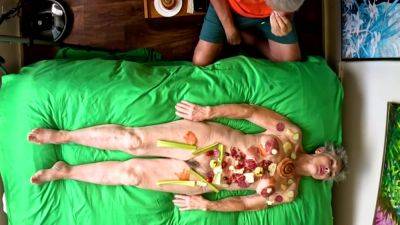 Living Charcuterie Board - hclips.com