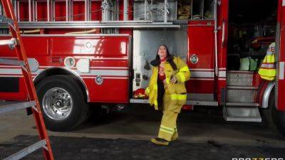 Angela White - 4k) - Brunette Milf With Big Naturals In Firefighter Cosplay Hardcore - videomanysex.com